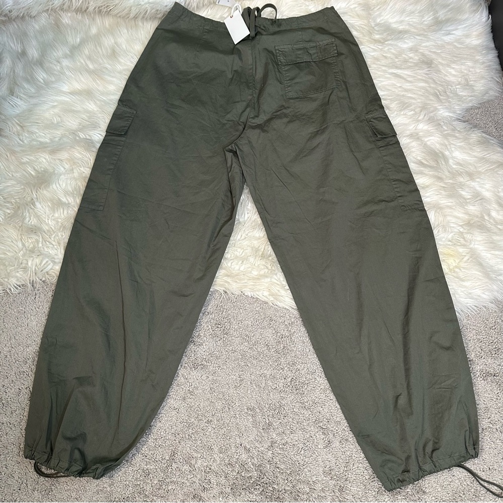 Nwt Good American PARACHUTE PANT Fatigue olive Green Pants - Picture 12 of 12